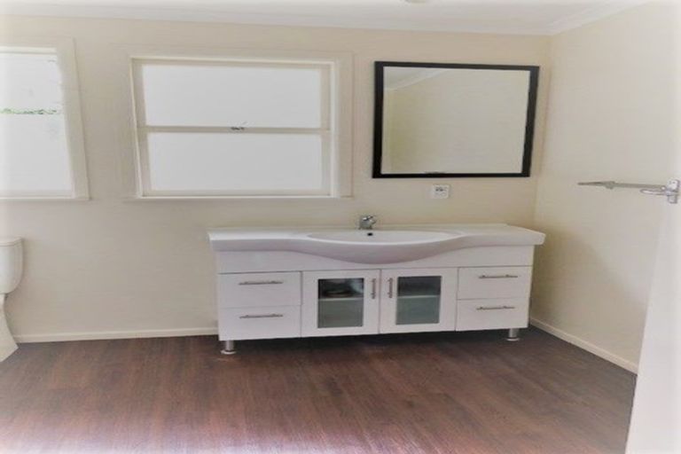 Photo of property in 42 Omokoroa Road, Omokoroa, 3114