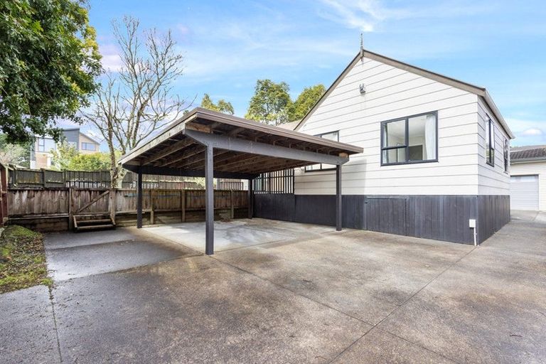 Photo of property in 2 Glucina Place, Glen Eden, Auckland, 0602