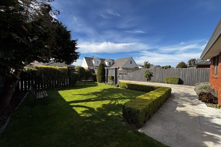 Photo of property in 2/41 Beauford Place, Parklands, Christchurch, 8083