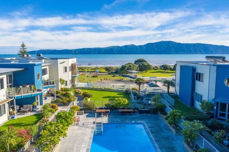 Photo of property in 31/4u Seaview Road, Paraparaumu Beach, Paraparaumu, 5032