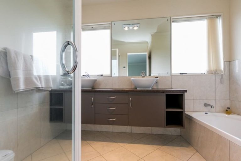 Photo of property in 83 Hikanui Drive, Havelock North, 4130