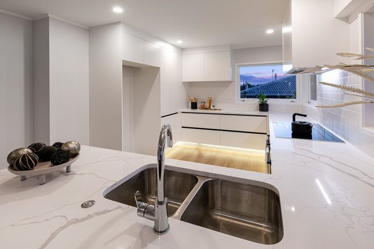 Photo of property in 4 Kerrymaria Place, Hillcrest, Auckland, 0627