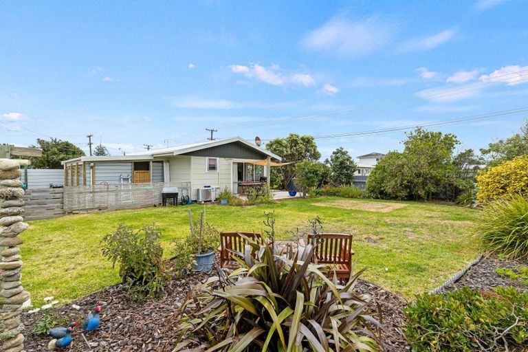 Photo of property in 24 Hood Street, Castlecliff, Whanganui, 4501