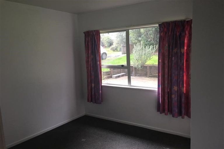 Photo of property in 44 Cedar Heights Avenue, Massey, Auckland, 0614