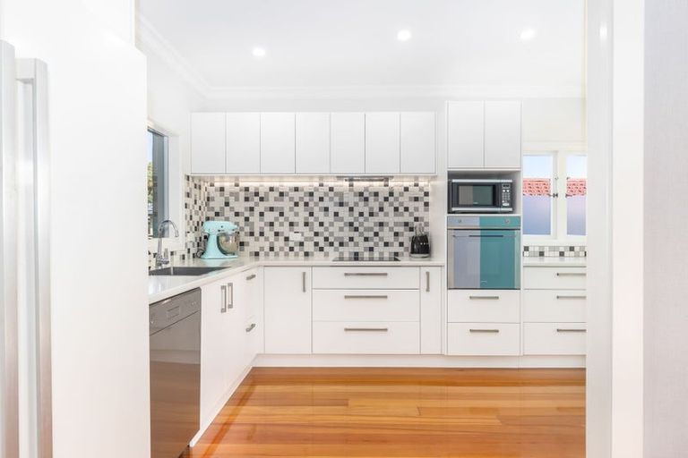 Photo of property in 397 Te Moana Road, Waikanae, 5036