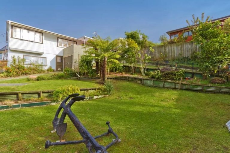 Photo of property in 50 Hebron Road, Waiake, Auckland, 0630