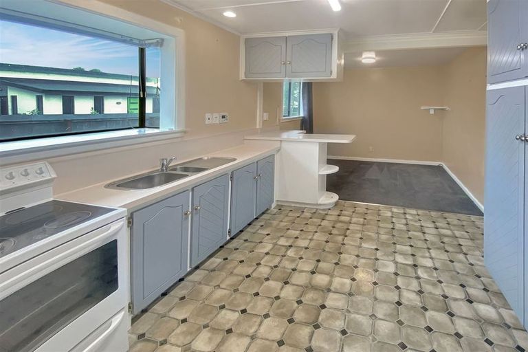 Photo of property in 25 Pinewood Avenue, North New Brighton, Christchurch, 8083