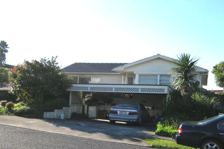 Photo of property in 1/27 Sorrel Crescent, Bucklands Beach, Auckland, 2012