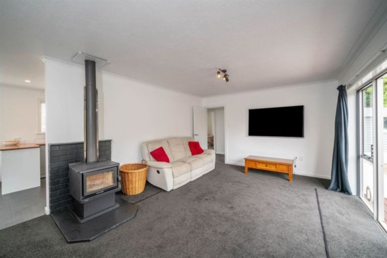 Photo of property in 17 Colac Street, Avondale, Christchurch, 8061