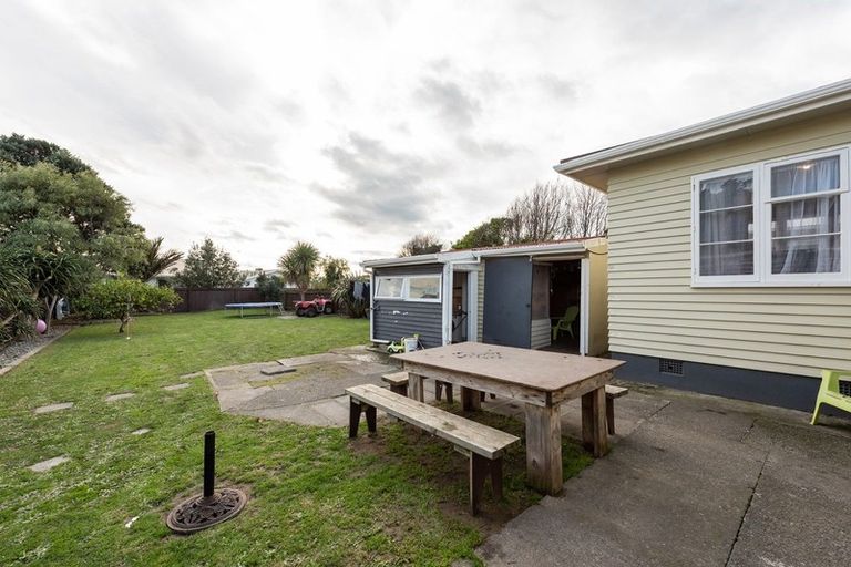 Photo of property in 43 Aotaki Street, Otaki, 5512