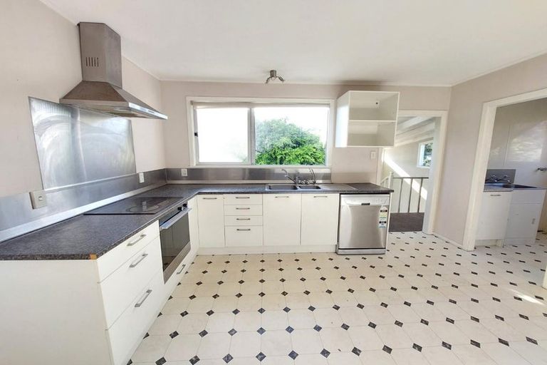 Photo of property in 3 Croydon Road, New Lynn, Auckland, 0600