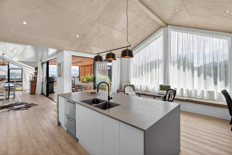 Photo of property in 23 Westview Road, Wanaka, 9305