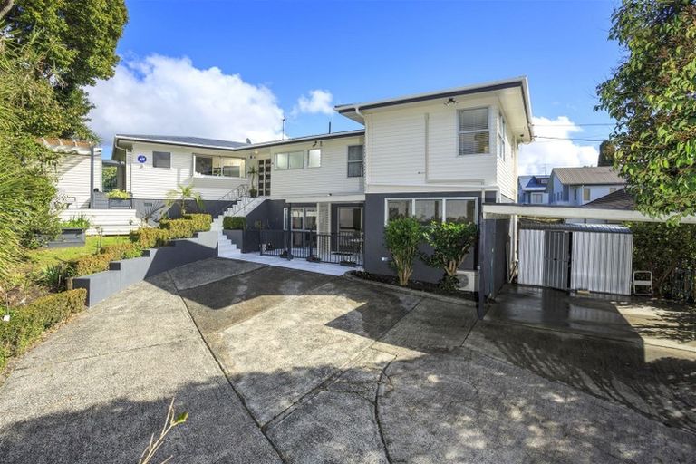 Photo of property in 12 Seaton Road, Murrays Bay, Auckland, 0630