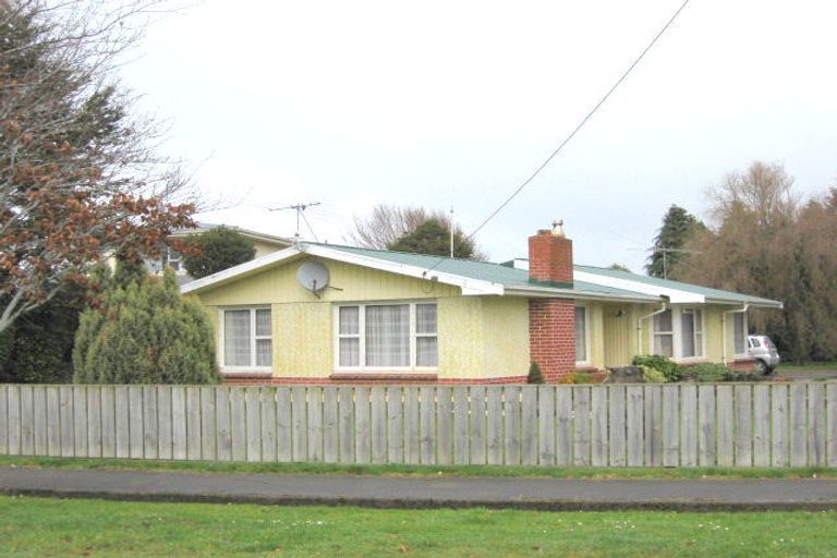 Photo of property in 10 Turner Street, Edendale, 9825