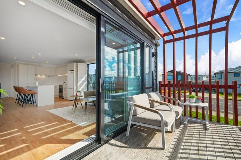 Photo of property in 1 Nugget Avenue, Hobsonville, Auckland, 0616