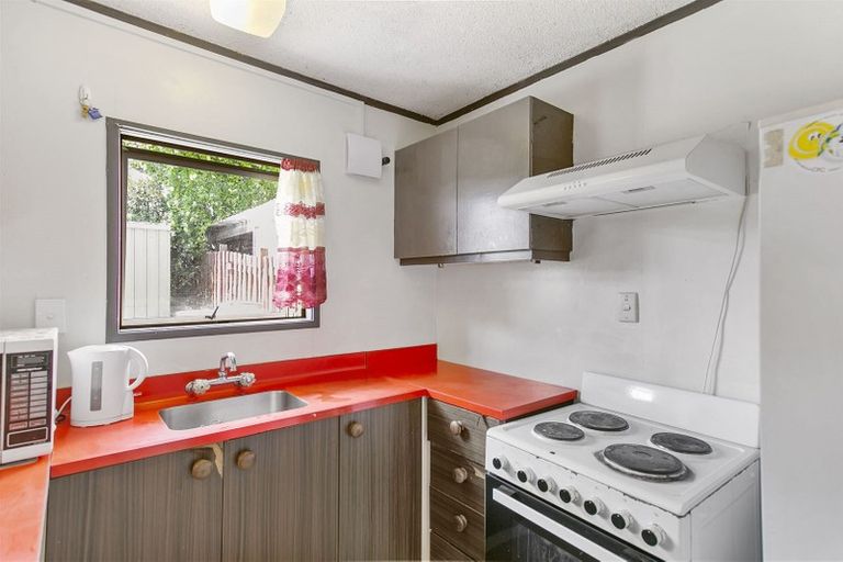 Photo of property in 2/104 Pakuranga Road, Pakuranga, Auckland, 2010