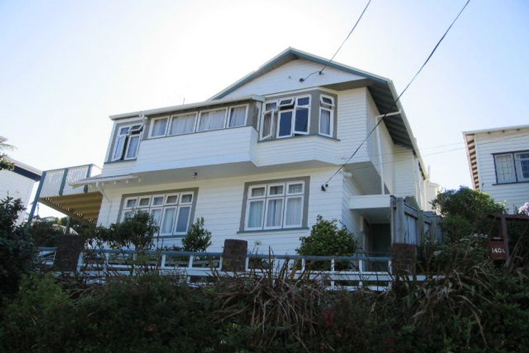 Photo of property in 142 Kelburn Parade, Kelburn, Wellington, 6012