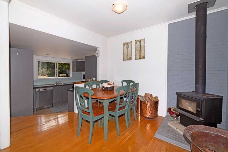 Photo of property in 31 Waitakere Road, Waitakere, Auckland, 0816