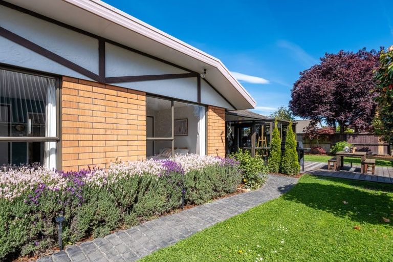 Photo of property in 45 Dunbarton Street, Redwood, Christchurch, 8051