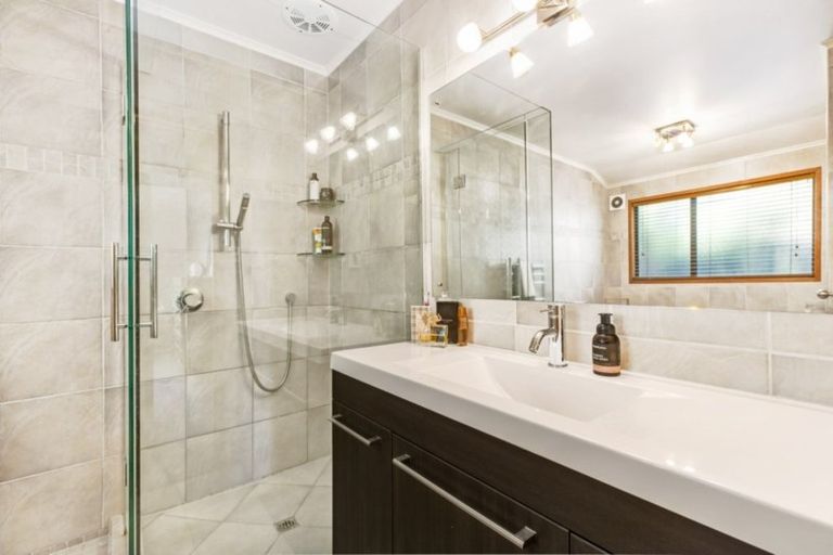 Photo of property in 232b Old Titirangi Road, Titirangi, Auckland, 0604