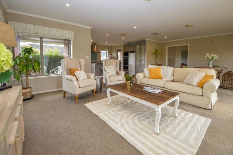 Photo of property in 17 Carrington Drive, Carterton, 5713