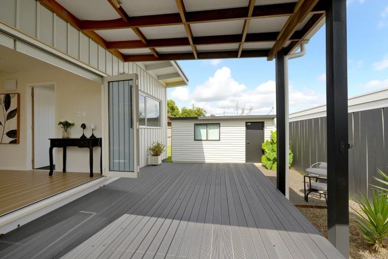 Photo of property in 3/176 Henderson Valley Road, Henderson, Auckland, 0612