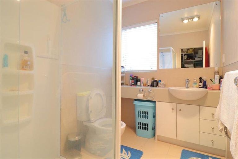 Photo of property in 36 Stranraer Crescent, Wattle Downs, Auckland, 2103