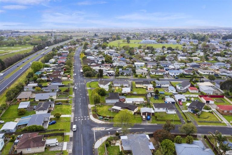 Photo of property in 115 Chichester Drive, Rosehill, Papakura, 2113