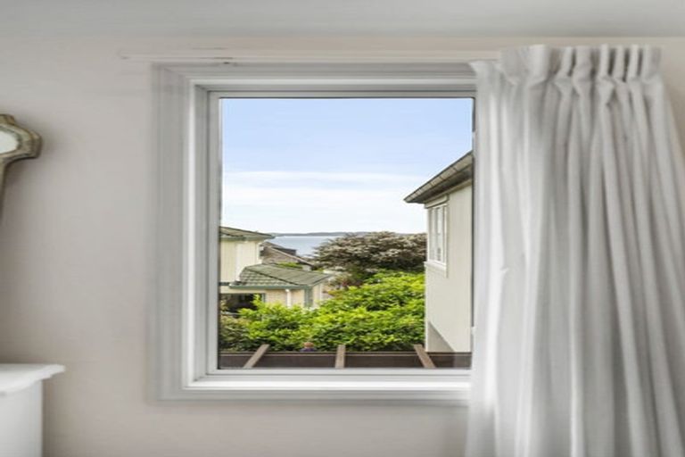 Photo of property in 10 Quedley Court, Eastern Beach, Auckland, 2012