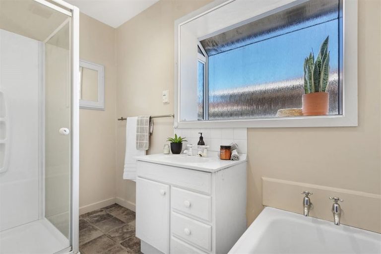 Photo of property in 2/102 Sturrocks Road, Casebrook, Christchurch, 8051