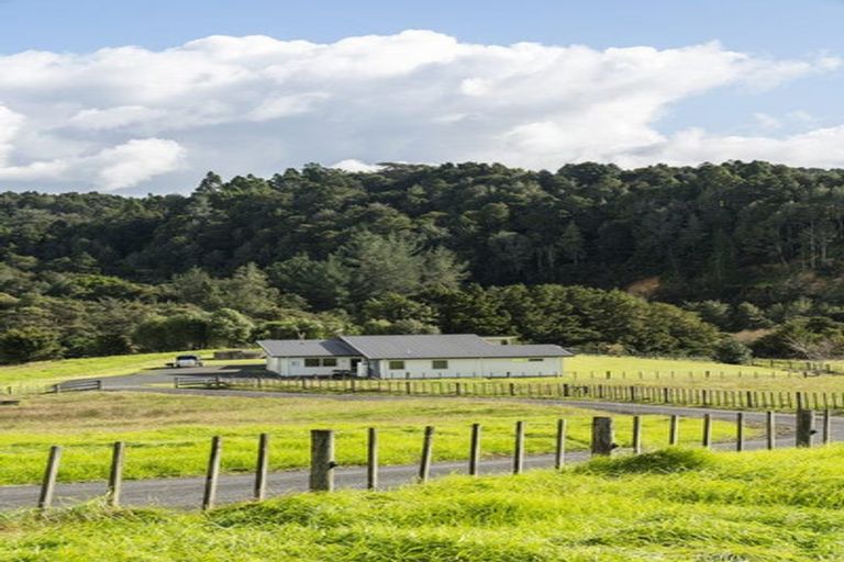 Photo of property in 160 Gray Road, Te Kamo, Kamo, 0185