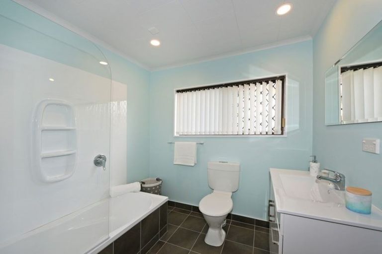 Photo of property in 135 Stokes Valley Road, Stokes Valley, Lower Hutt, 5019