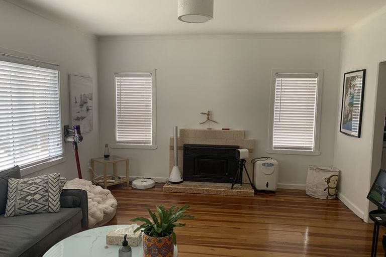 Photo of property in 1 Waterfront Road, Mangere Bridge, Auckland, 2022