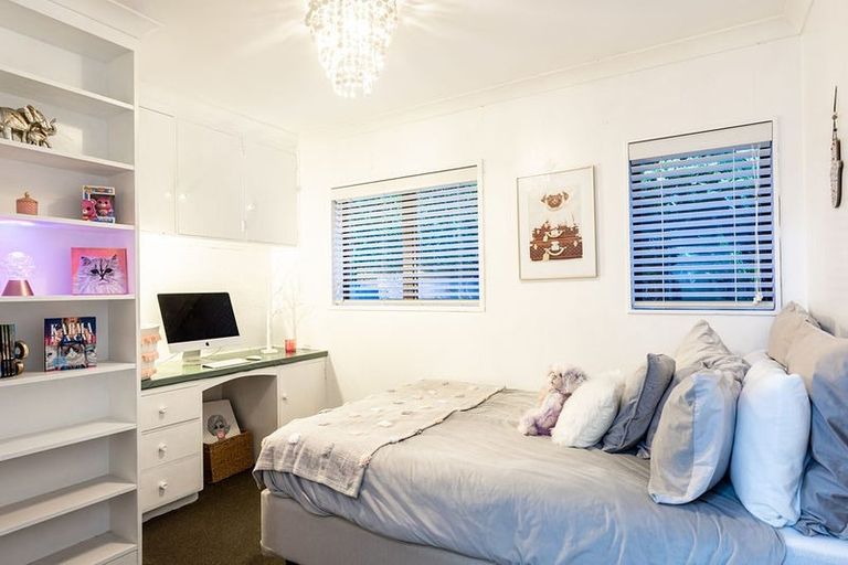 Photo of property in 8 Dunolly Place, Pukekohe, 2120