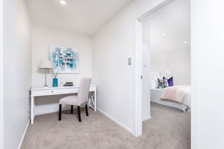 Photo of property in 14 Korama Lane, New Lynn, Auckland, 0600