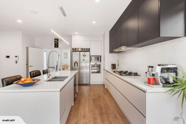 Photo of property in 29 Tawa Place, Orewa, 0931