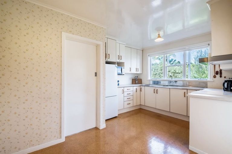 Photo of property in 49 Glencoe Road, Browns Bay, Auckland, 0630