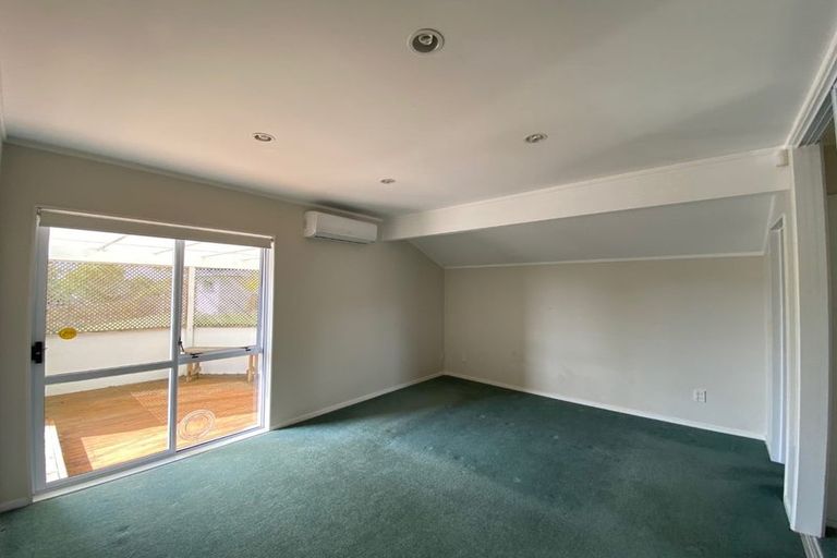Photo of property in 66 Barbados Drive, Unsworth Heights, Auckland, 0632