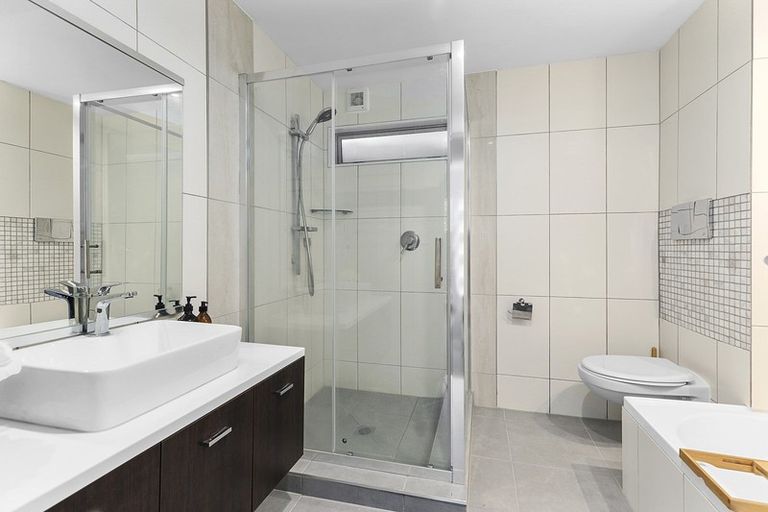 Photo of property in 11 Captain Edward Daniell Drive, Ngaio, Wellington, 6035