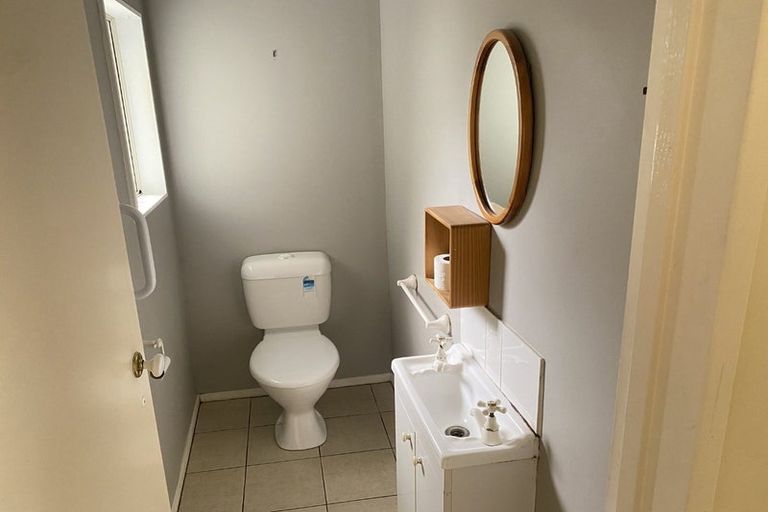 Photo of property in 51 Symonds Street, Onehunga, Auckland, 1061