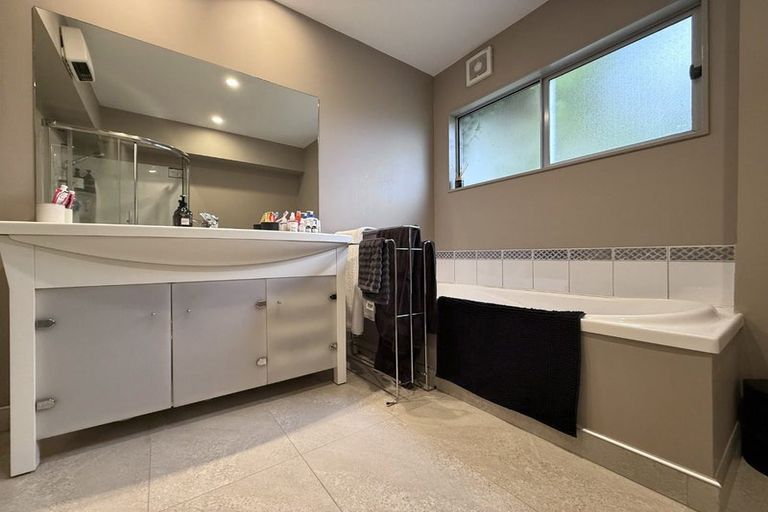 Photo of property in 36 Todman Street, Brooklyn, Wellington, 6021