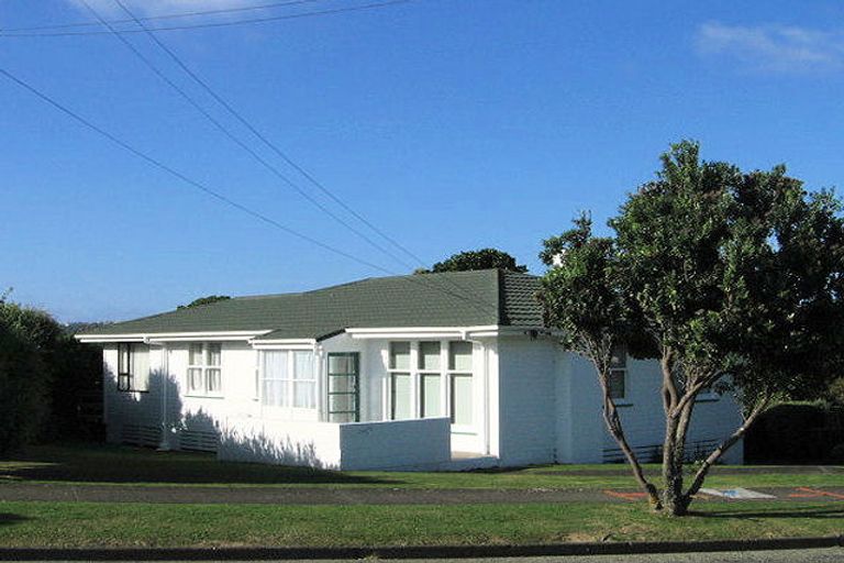 Photo of property in 4 Matatiro Street, Titahi Bay, Porirua, 5022