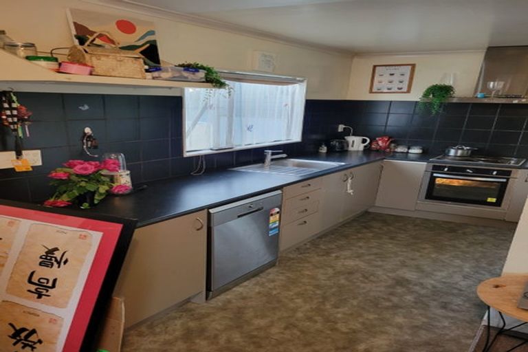 Photo of property in 96 Parrs Cross Road, Henderson, Auckland, 0612