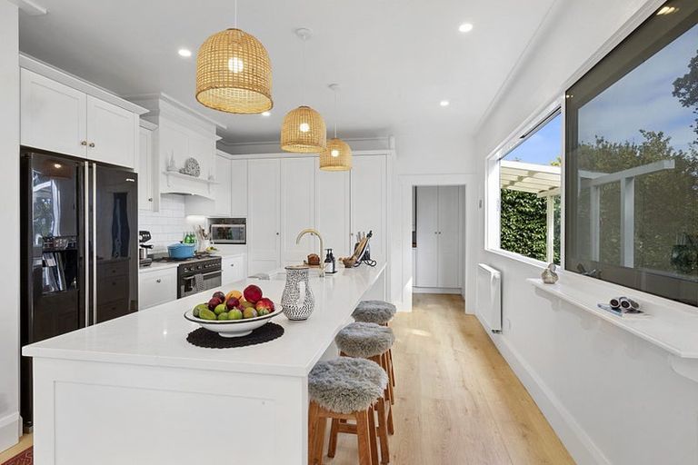 Photo of property in 8 Dorset Avenue, Westown, New Plymouth, 4310