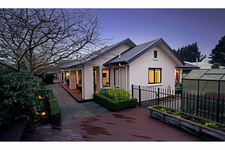 Photo of property in 22 Pohutukawa Crescent, Parklands, Christchurch, 8083