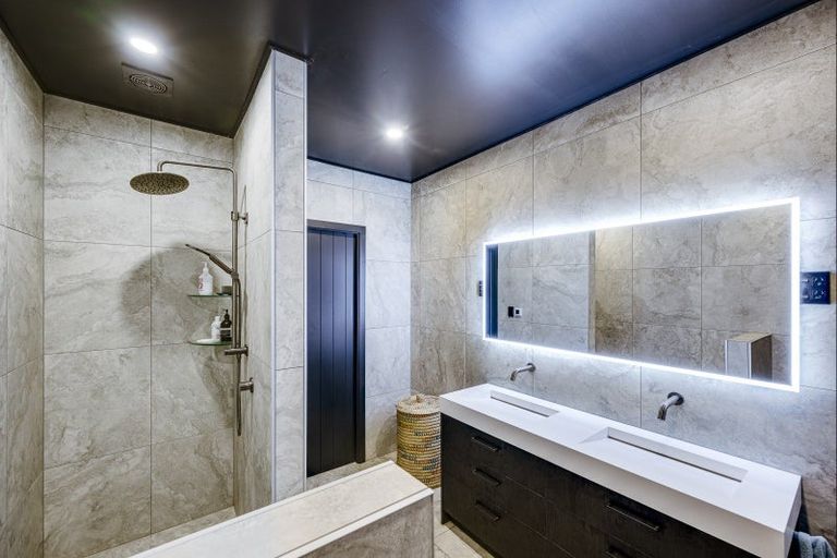 Photo of property in 77 Algernon Road, Longlands, Hastings, 4172