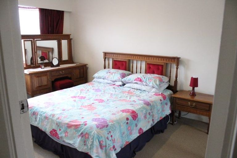 Photo of property in 1/53 Butley Drive, Farm Cove, Auckland, 2012