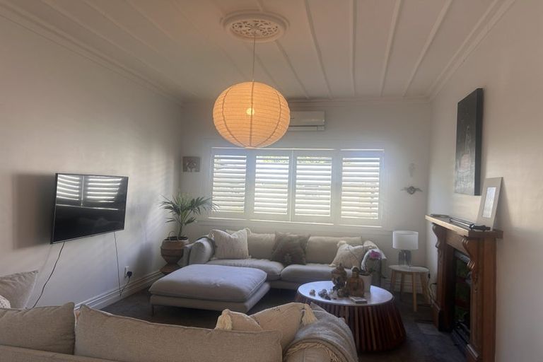 Photo of property in 52 Dean Street, Grey Lynn, Auckland, 1021