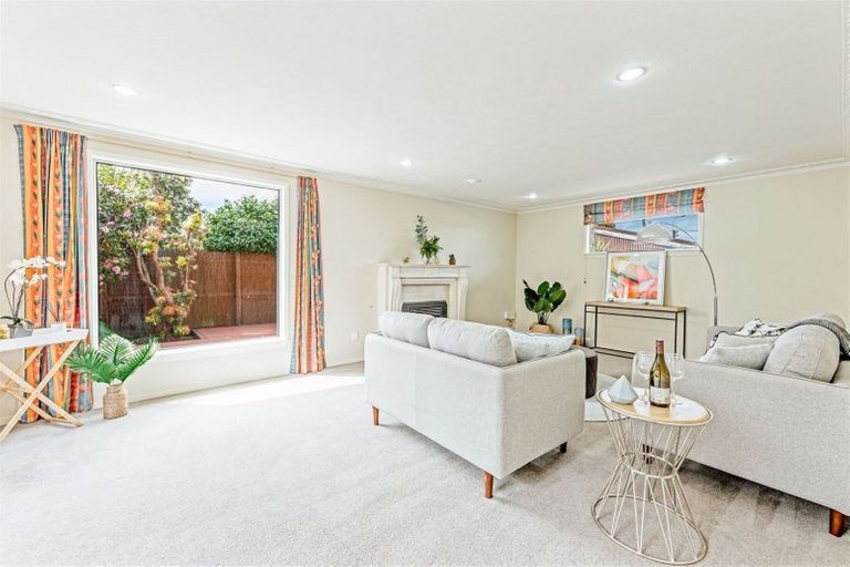 Photo of property in 21 Bucknell Street, Sockburn, Christchurch, 8042