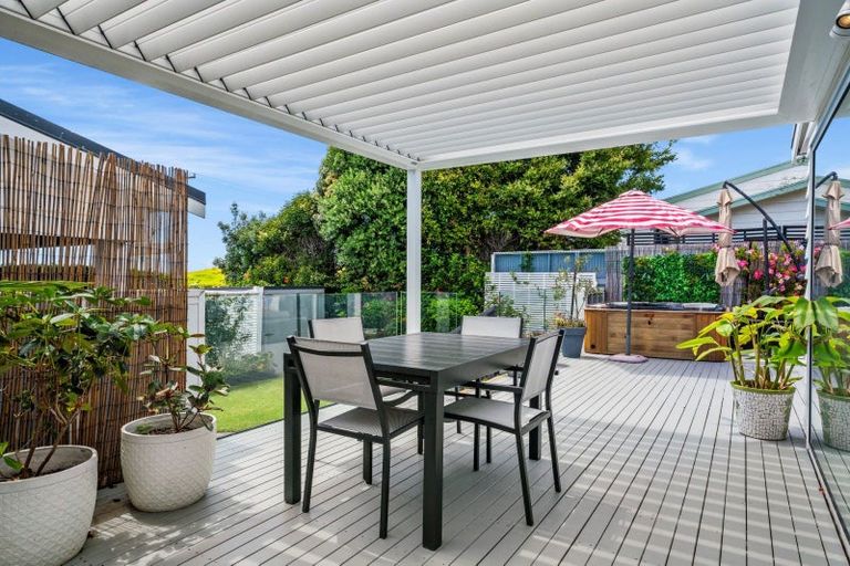 Photo of property in 932a Papamoa Beach Road, Papamoa Beach, Papamoa, 3118